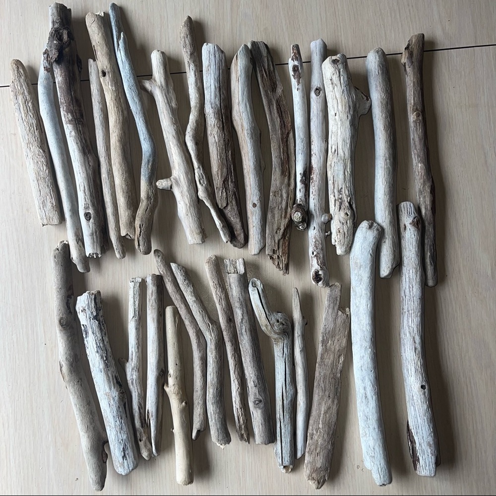 18 Count Box 7” - 11” Oregon Driftwood Sticks